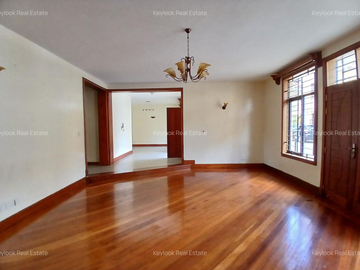 5 Bed Townhouse with En Suite at Lavington Green - 5