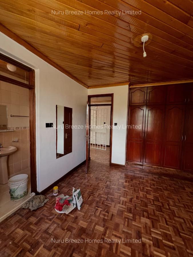 4 Bed Townhouse with En Suite in Lavington - 15