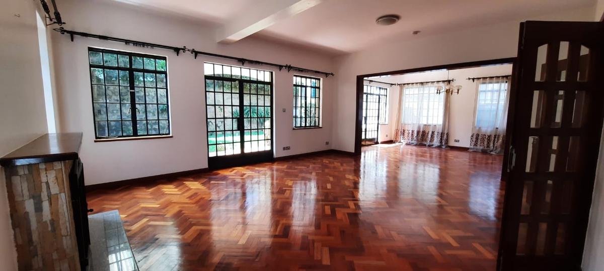 5 Bed Townhouse with En Suite in Lavington - 1