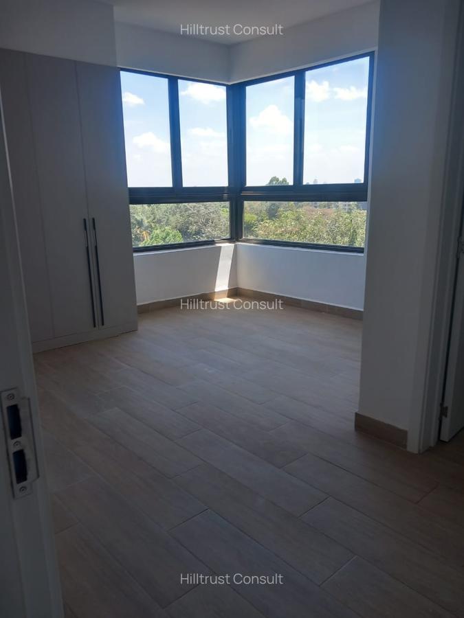 3 Bed Apartment with En Suite in Riverside - 14