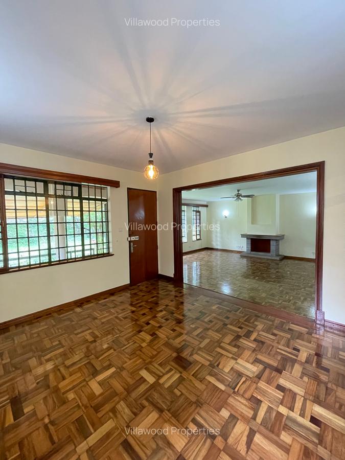 5 Bed Villa with En Suite in Nyari - 3
