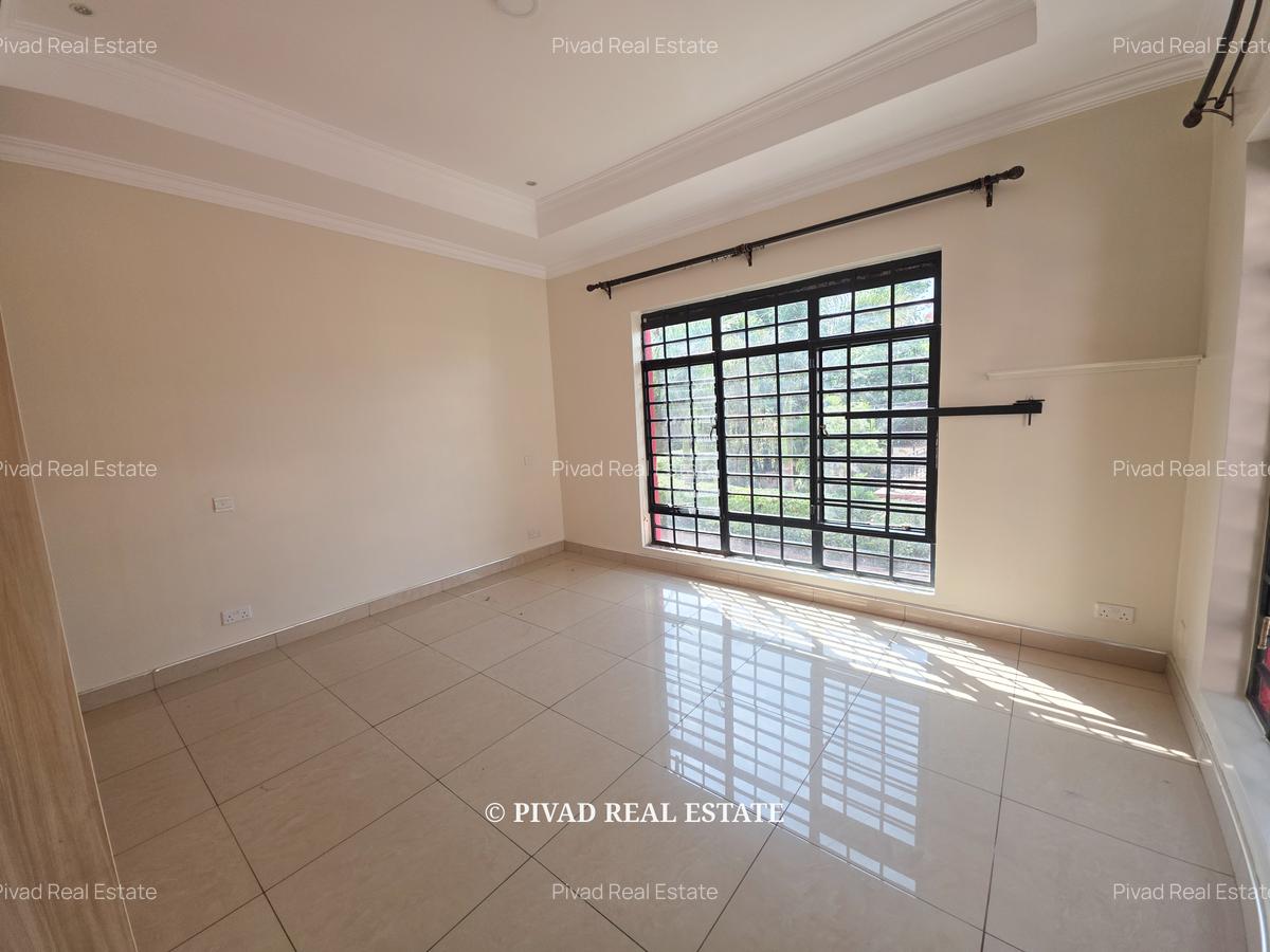 4 Bed Townhouse with Garden in Runda - 11