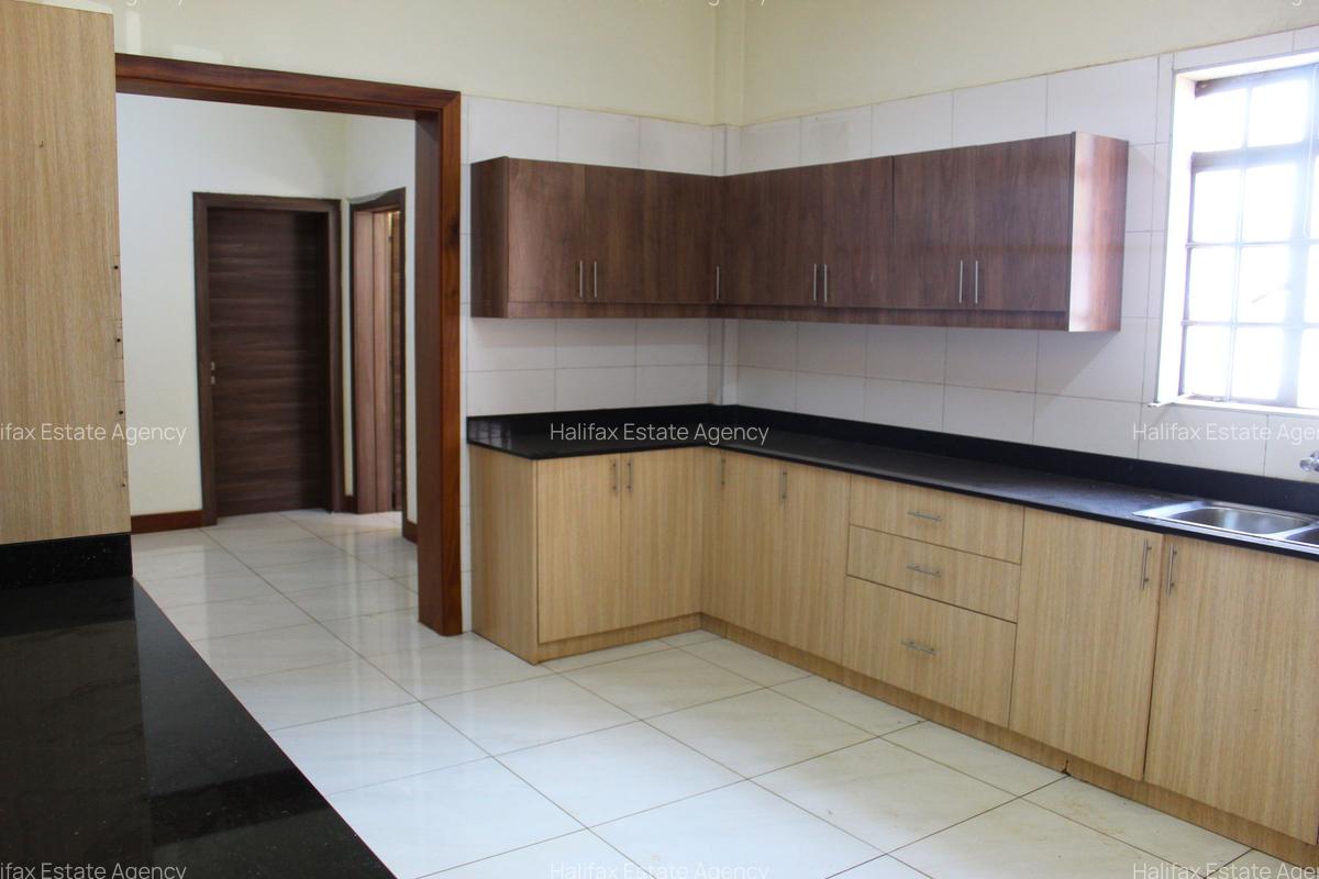 4 Bed Townhouse with En Suite in Runda - 6
