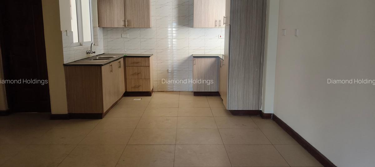 4 Bed Apartment with En Suite at Parklands - 6