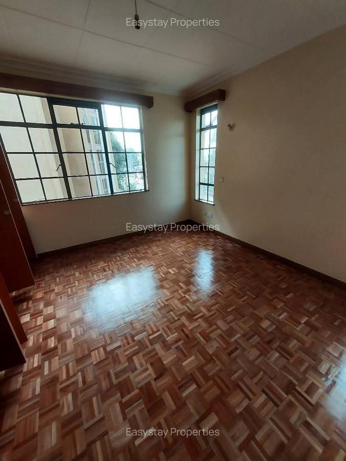 3 Bed Apartment with En Suite in Lavington - 10
