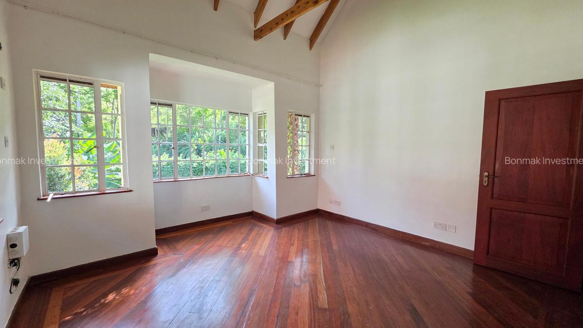 5 Bed Townhouse with En Suite at Rossylin Lone Tree - 14