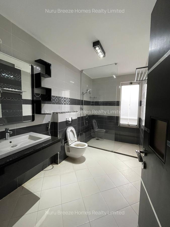 3 Bed Apartment with En Suite in Riverside - 7