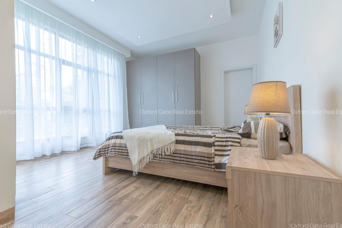 4 Bed Apartment with En Suite in Riverside - 6