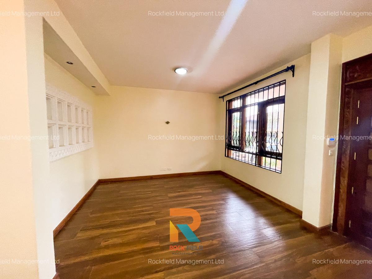 4 Bed Townhouse with En Suite at Runda Mumwe - 6