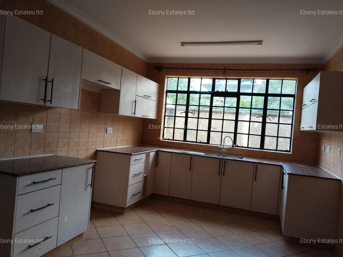 4 Bed Townhouse with En Suite in Lavington - 7