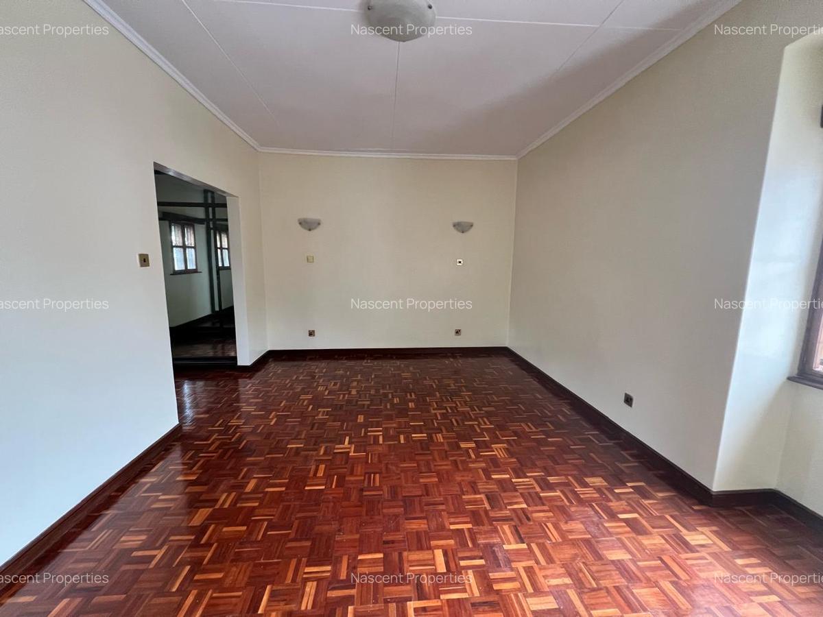 4 Bed Townhouse with En Suite in Spring Valley - 19