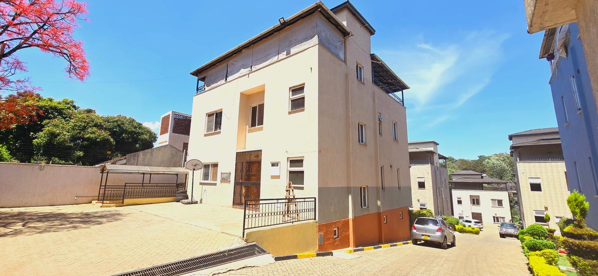 5 Bed Townhouse with En Suite at Convent Drive - 1