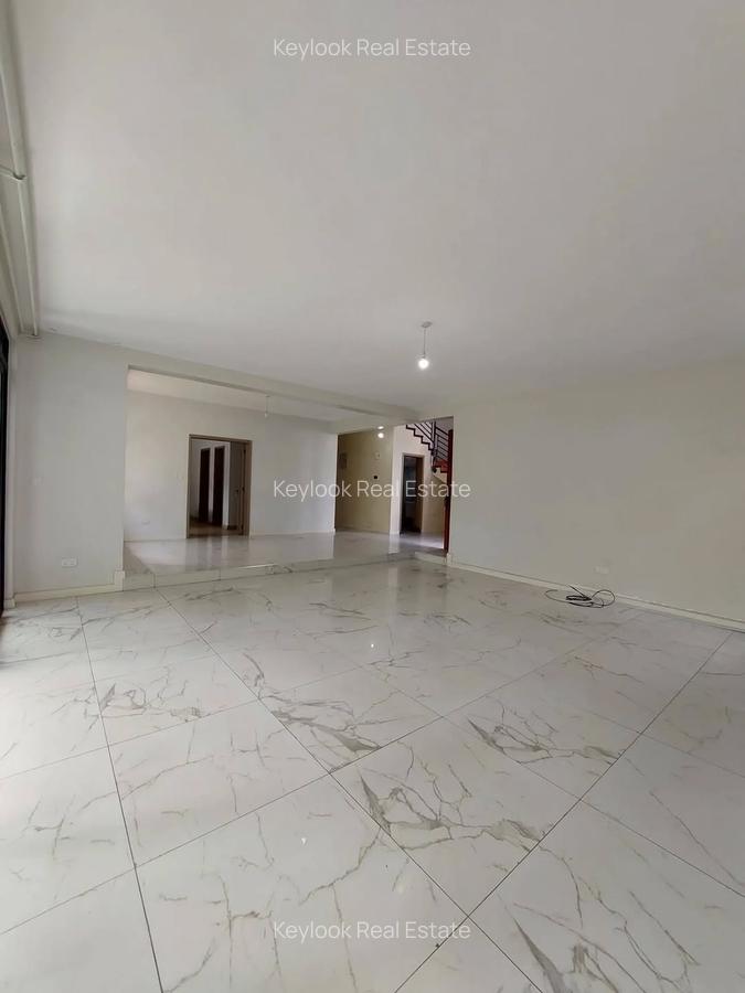 5 Bed Townhouse with En Suite at Off James Gichuru Road - 4
