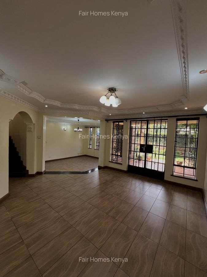 5 Bed Townhouse with En Suite at Convent Drive - 2