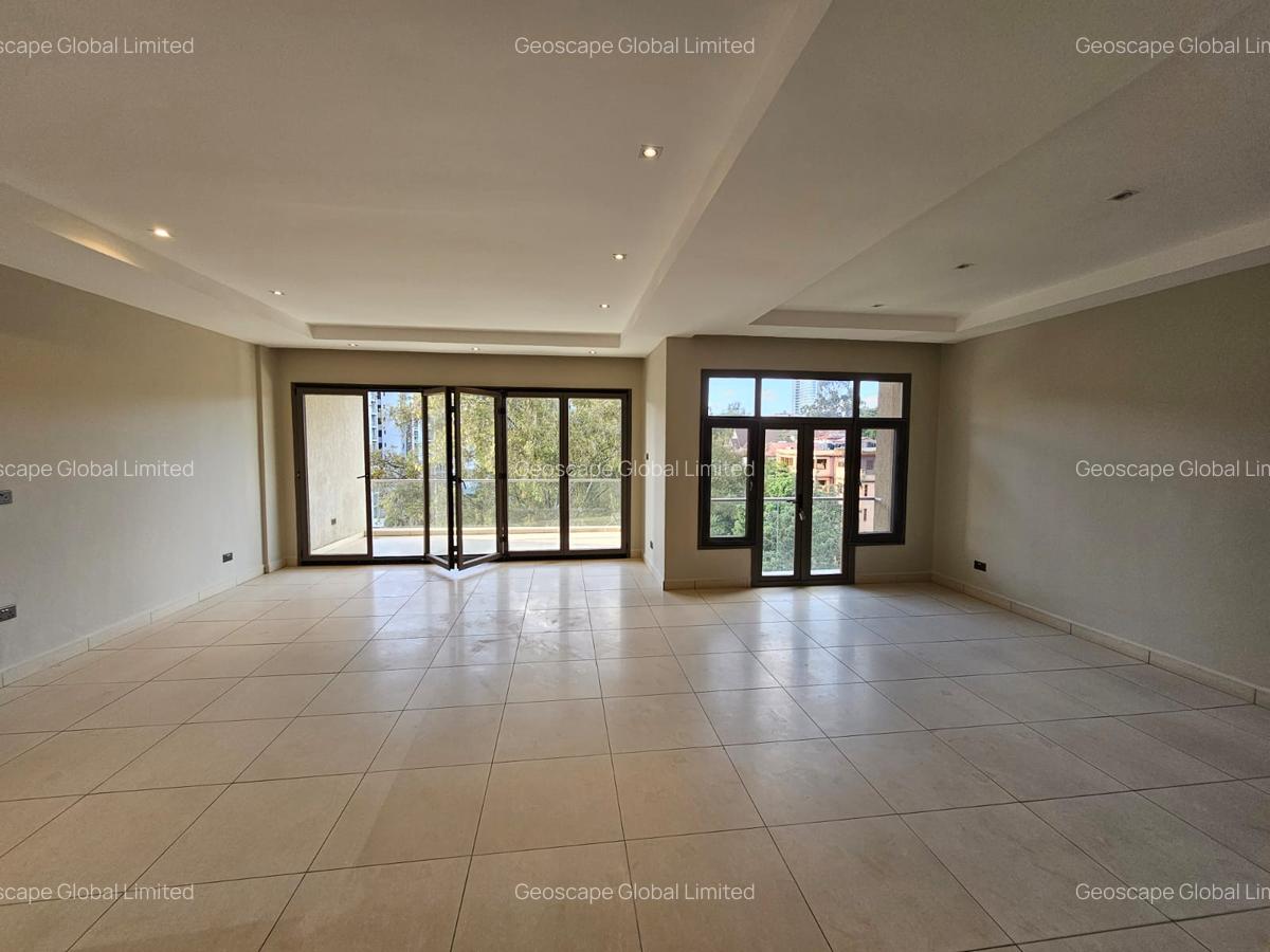 3 Bed Apartment with En Suite in Riverside - 6