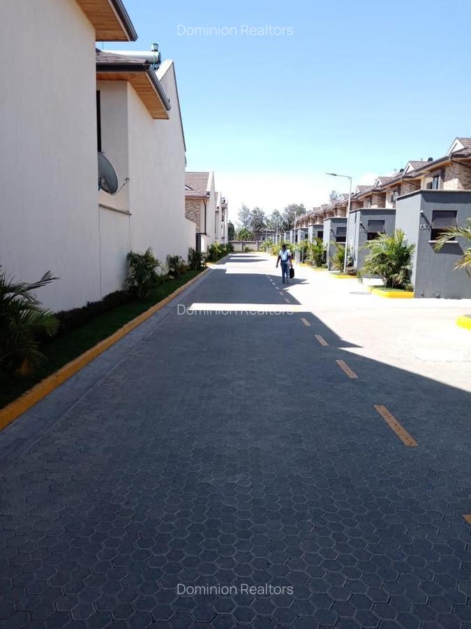 4 Bed Villa with En Suite in Katani - 18
