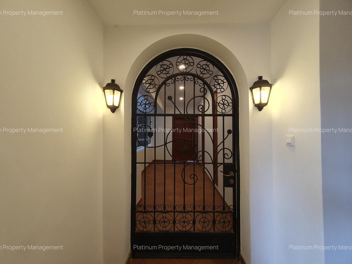 3 Bed Apartment with En Suite at City Park Drive - 16