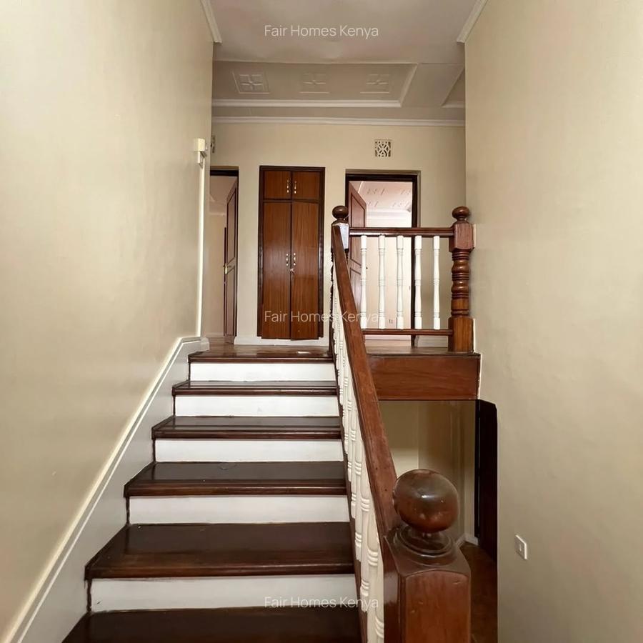 4 Bed Townhouse with En Suite at Valley Arcade - 4