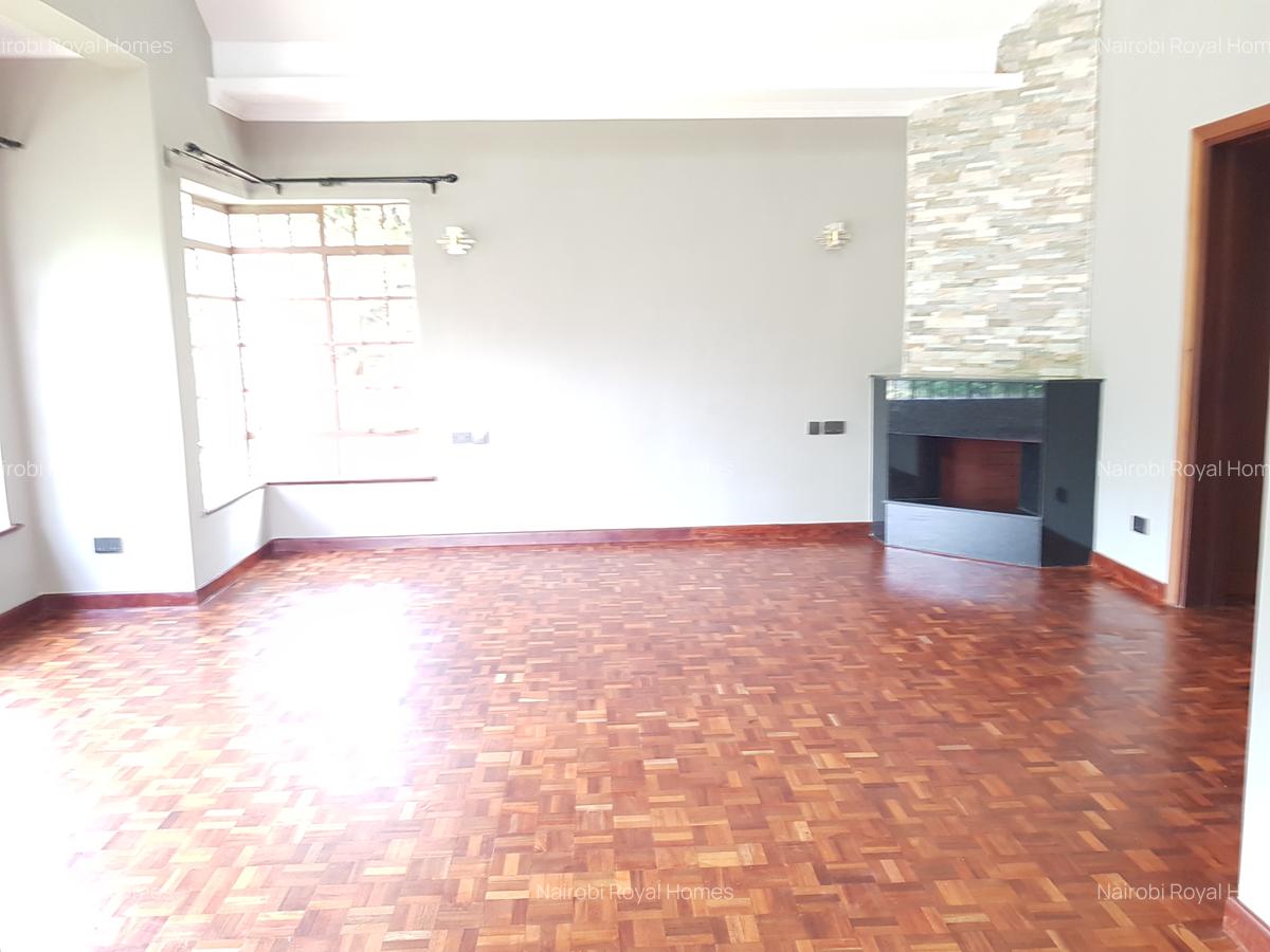 6 Bed Townhouse with En Suite at Lavington Green - 15