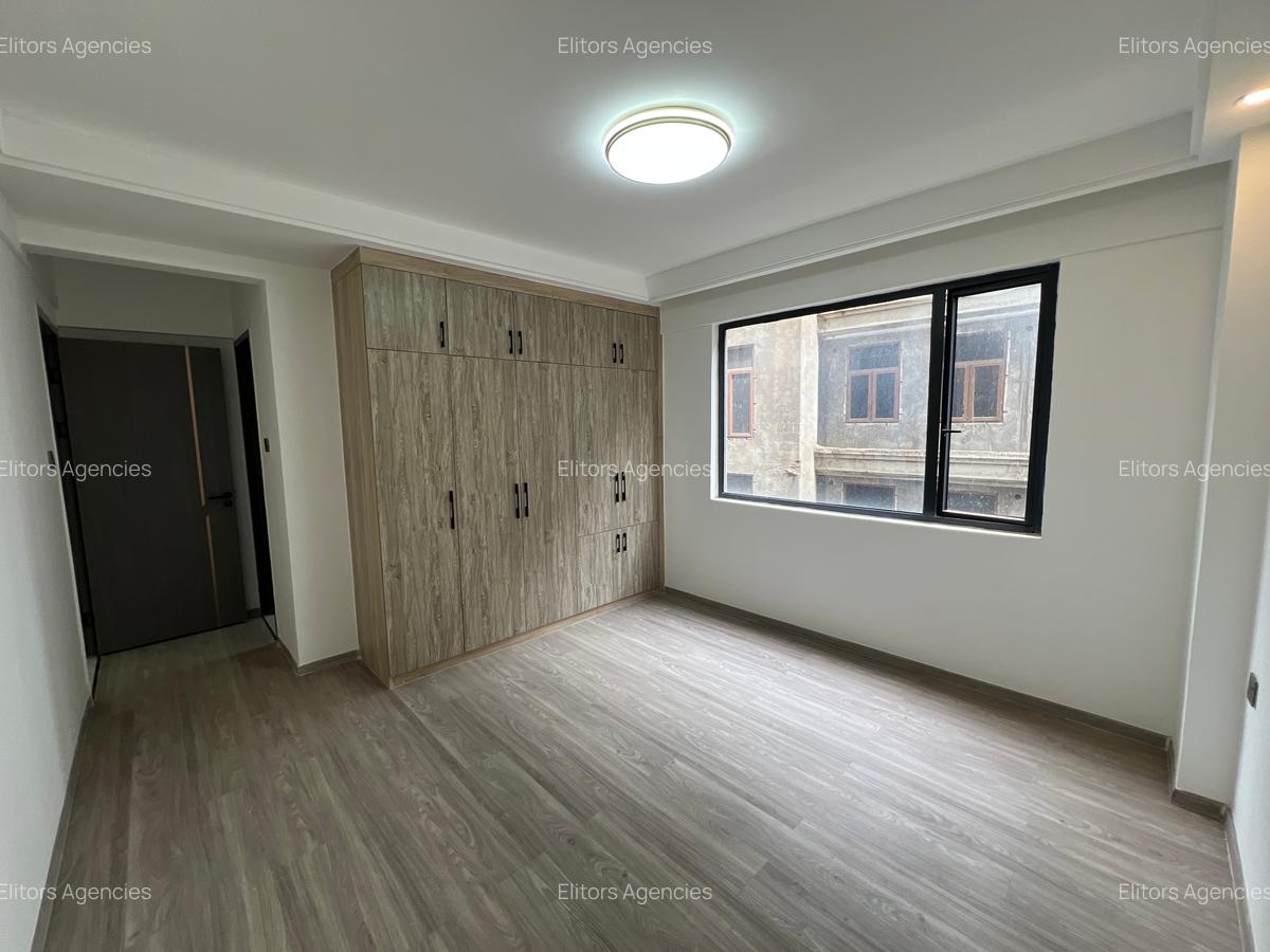 2 Bed Apartment with En Suite at Agwings Kodhek Road - 16