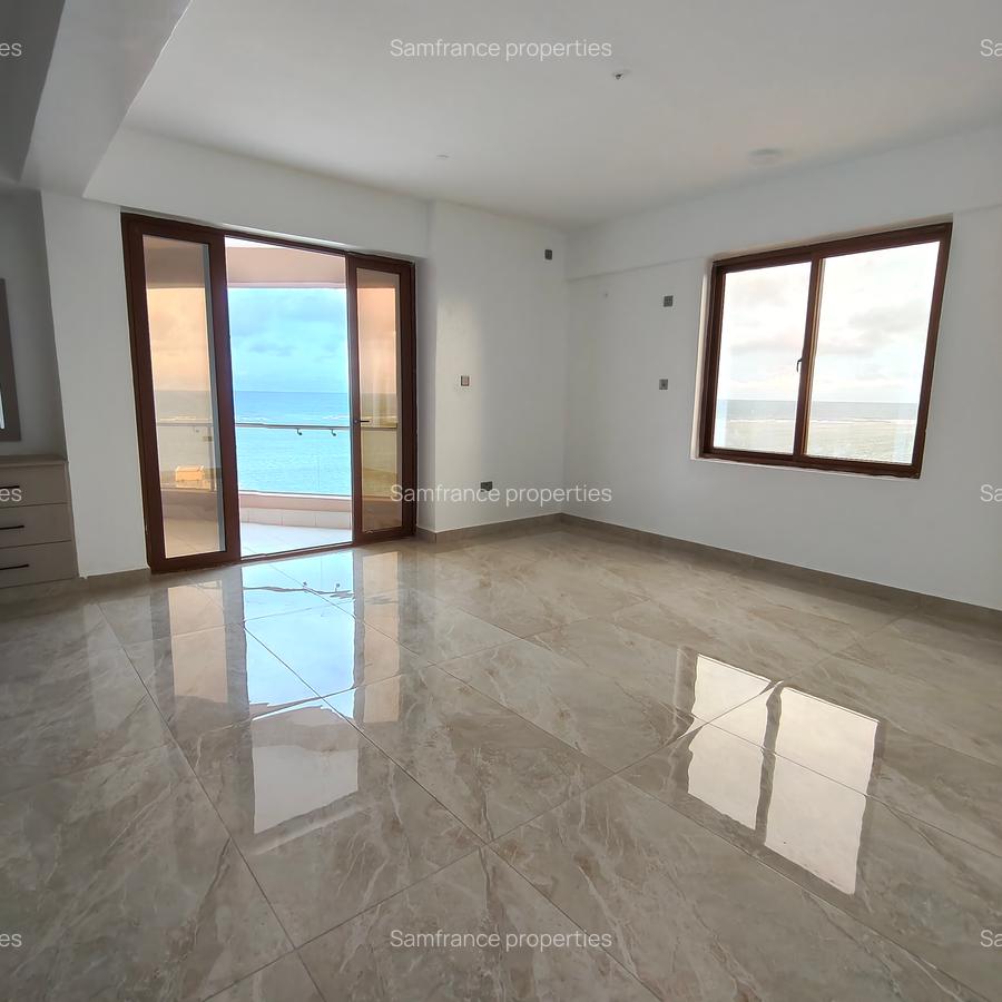 Serviced 4 Bed Apartment with En Suite at 1St Avanue - 4