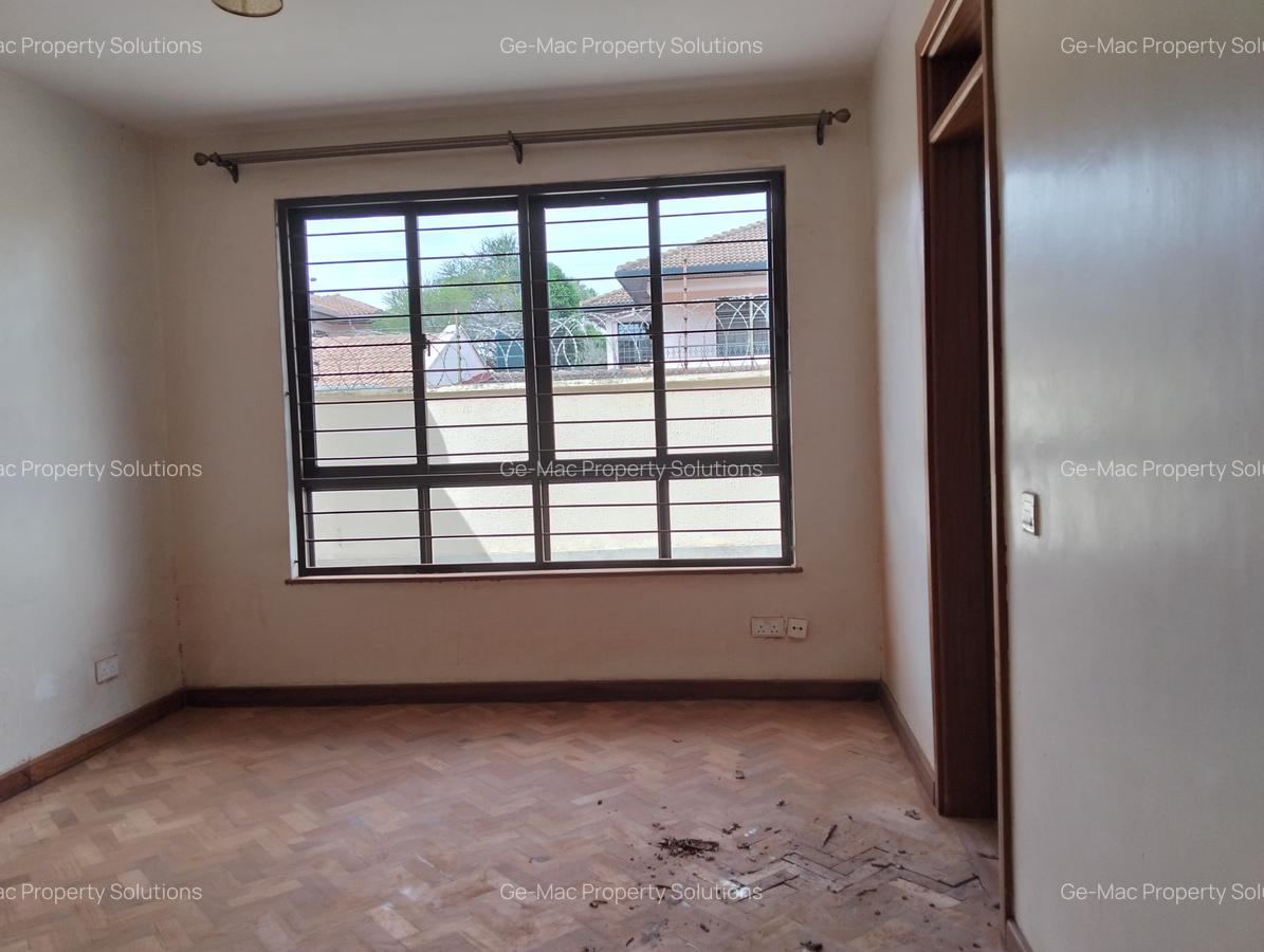 5 Bed House in Lavington - 7