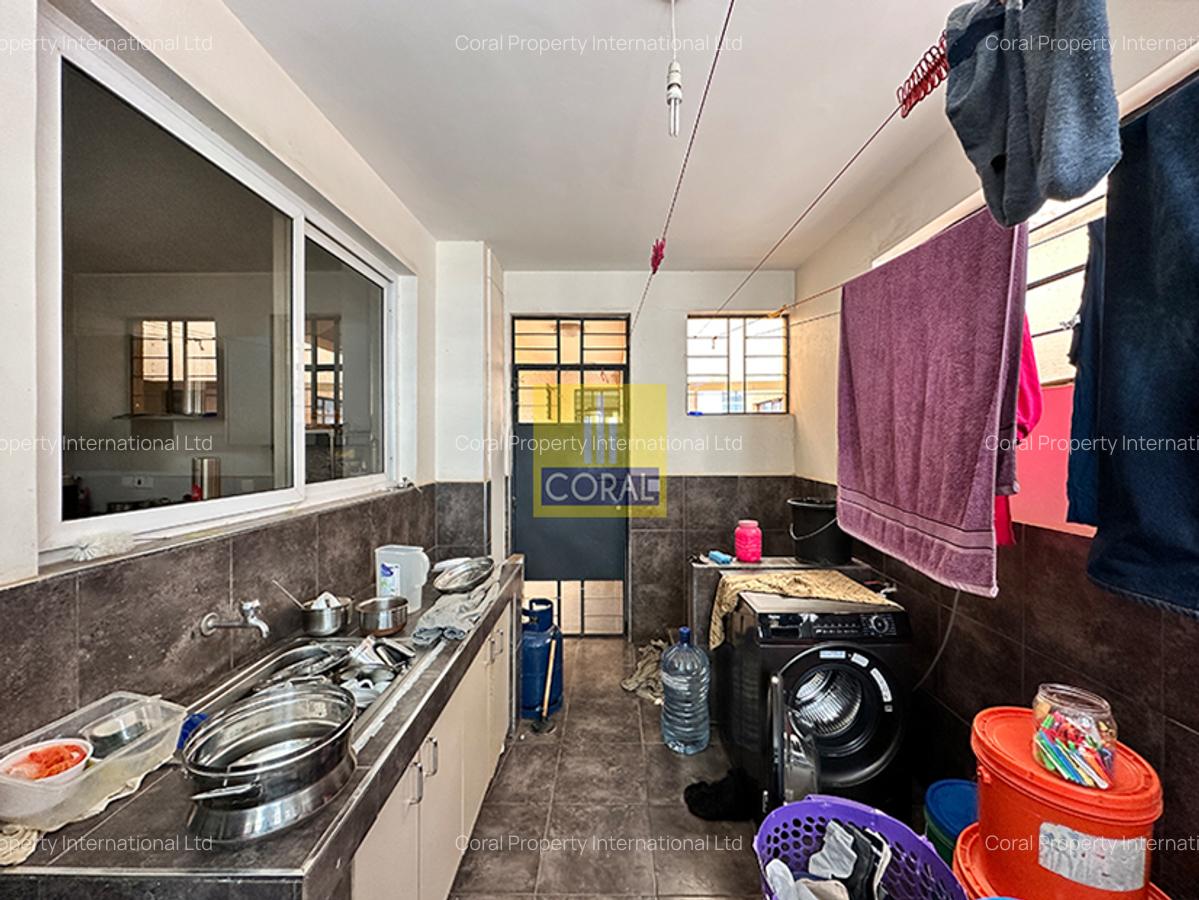 4 Bed Apartment in Parklands - 8