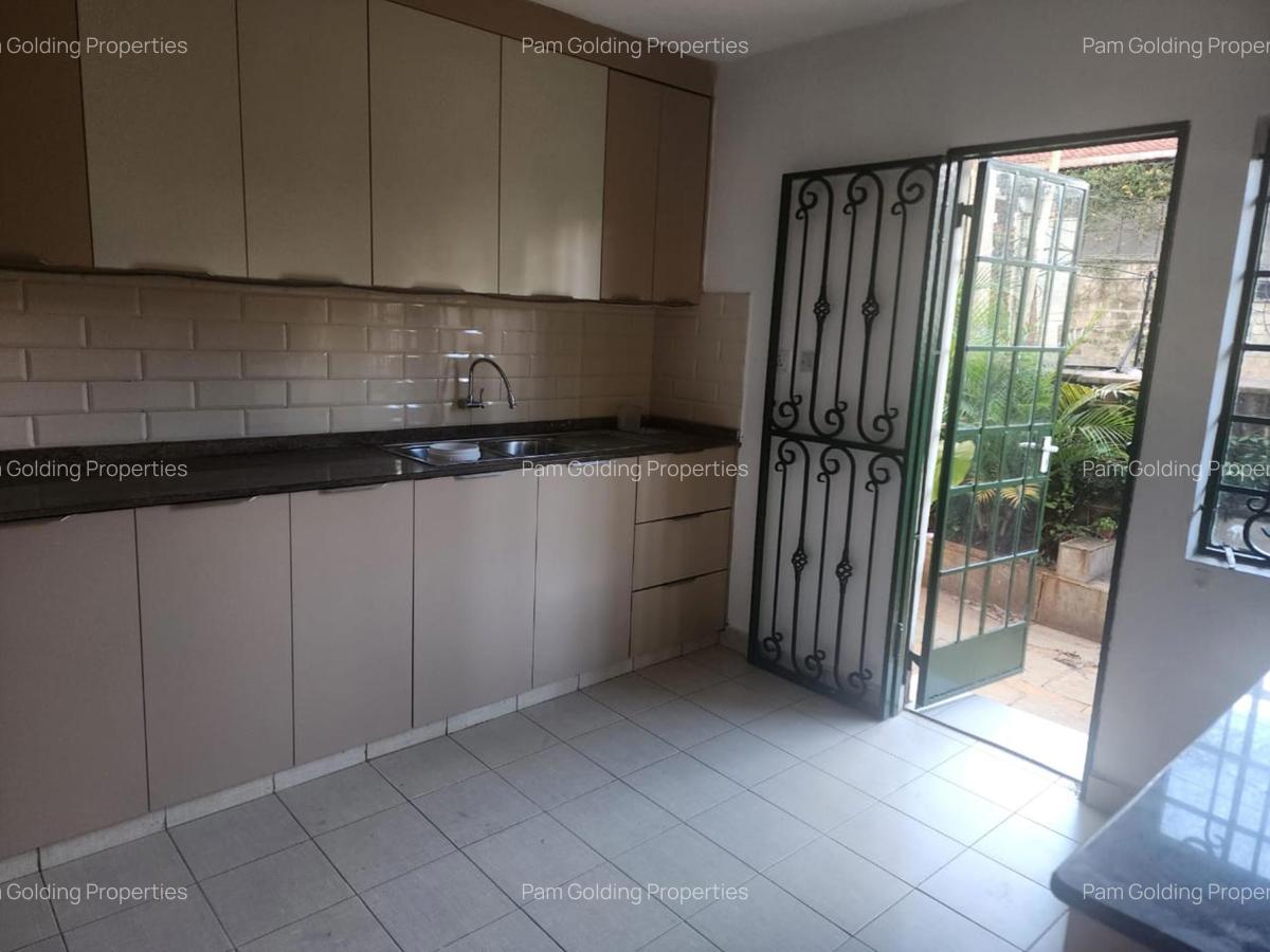 4 Bed Apartment with En Suite in Rhapta Road - 3