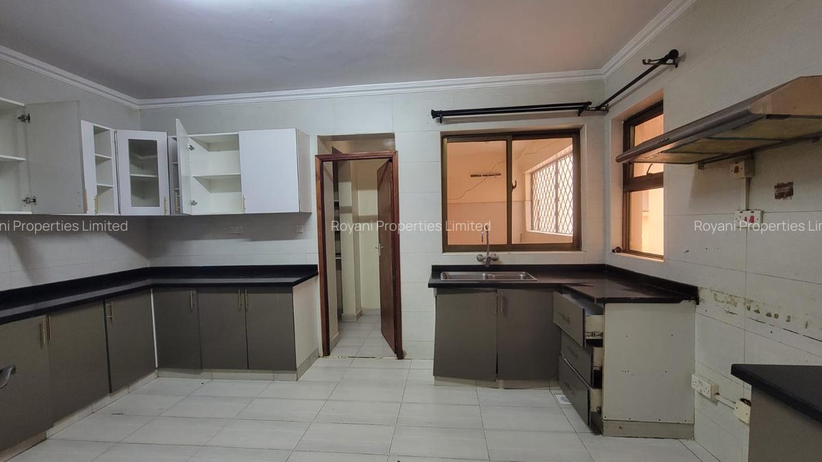 3 Bed Apartment with En Suite in Kileleshwa - 4