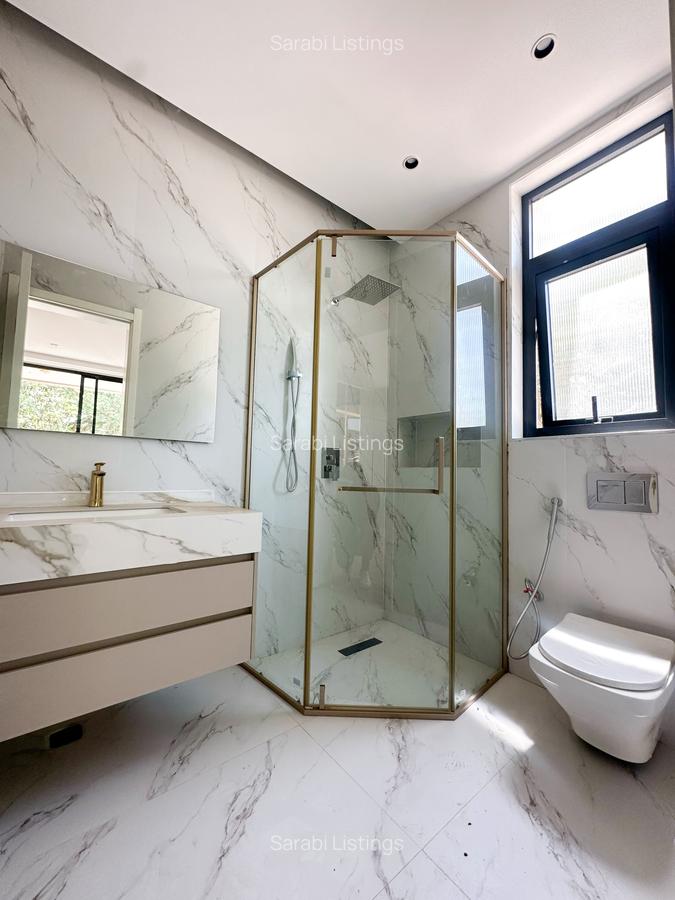 5 Bed Townhouse with En Suite in Lavington - 4