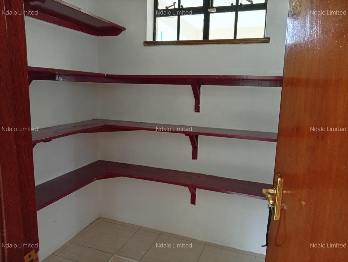 4 Bed Townhouse with En Suite at Lavington - 11