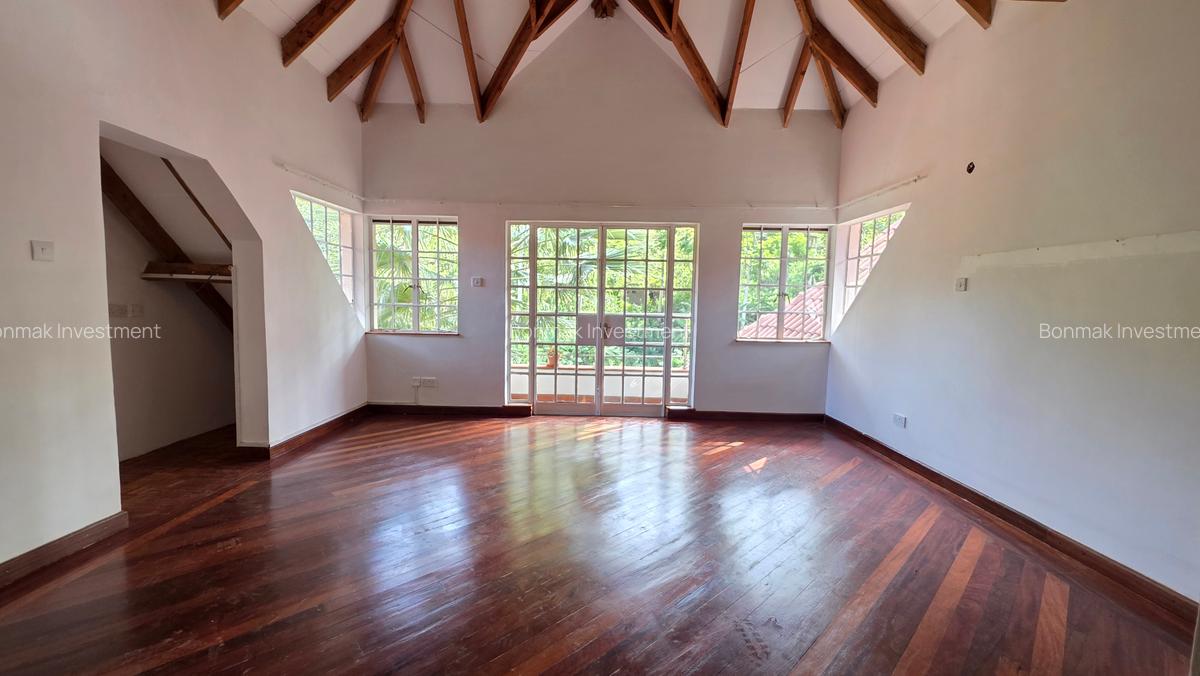 5 Bed Townhouse with En Suite at Rossylin Lone Tree - 16