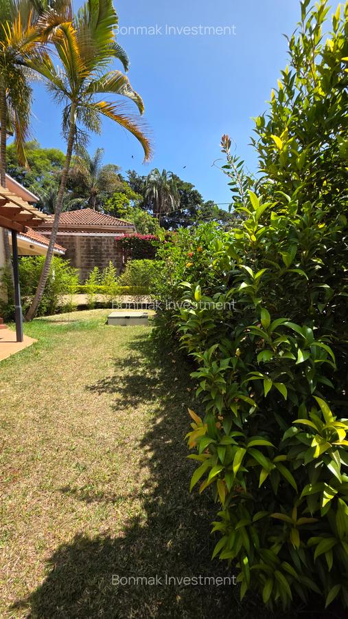 4 Bed Townhouse with En Suite at Nairobi. - 2