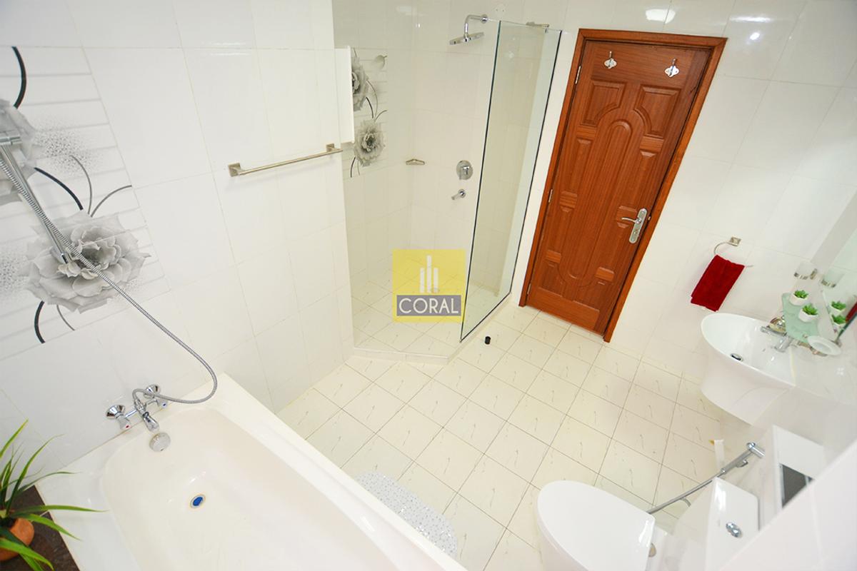 3 Bed Apartment with En Suite in Lavington - 12