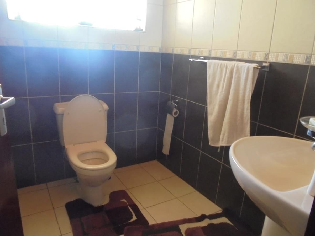 4 Bed Villa with En Suite in Gigiri - 16