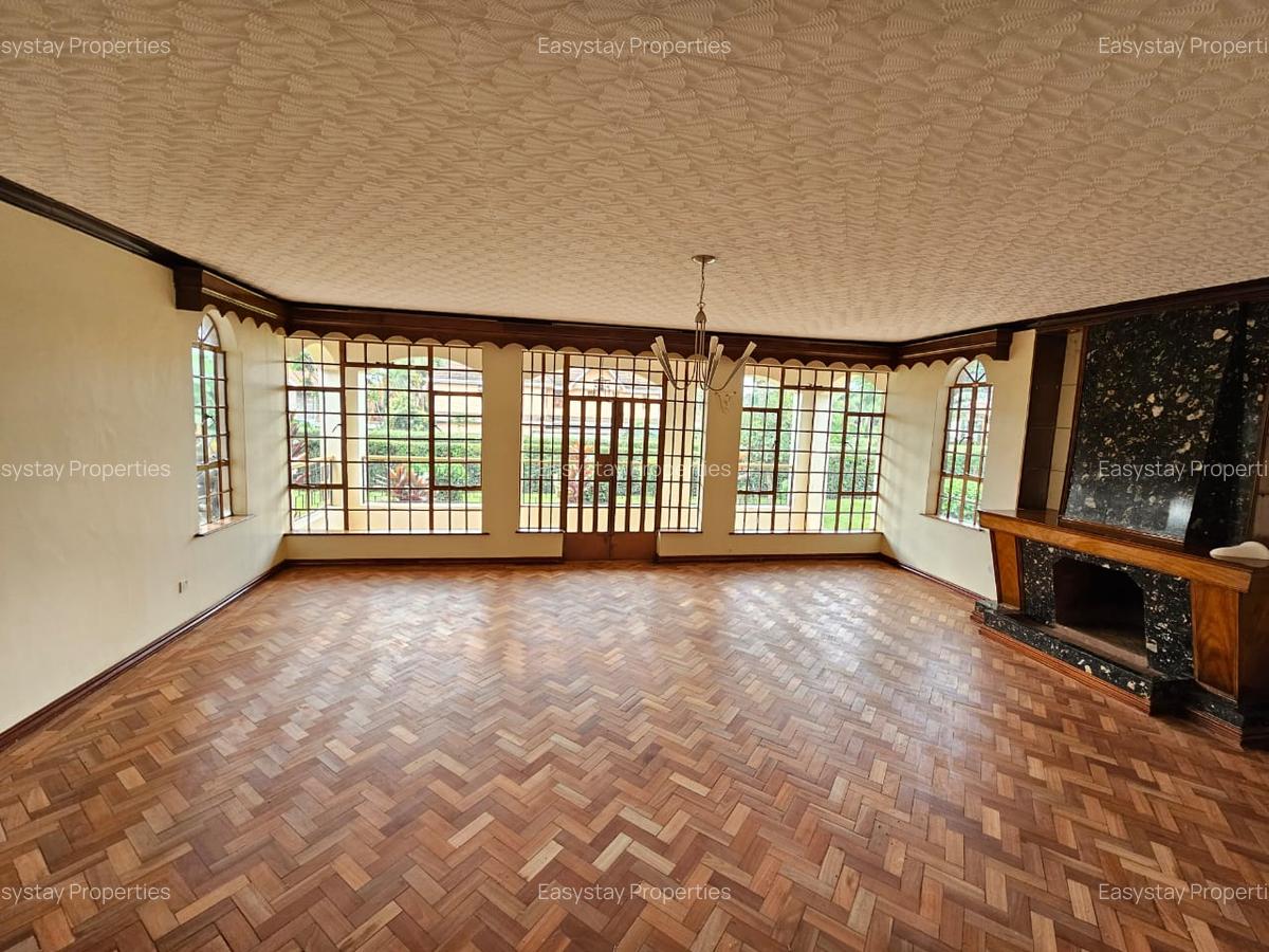 5 Bed House with En Suite in Runda - 3