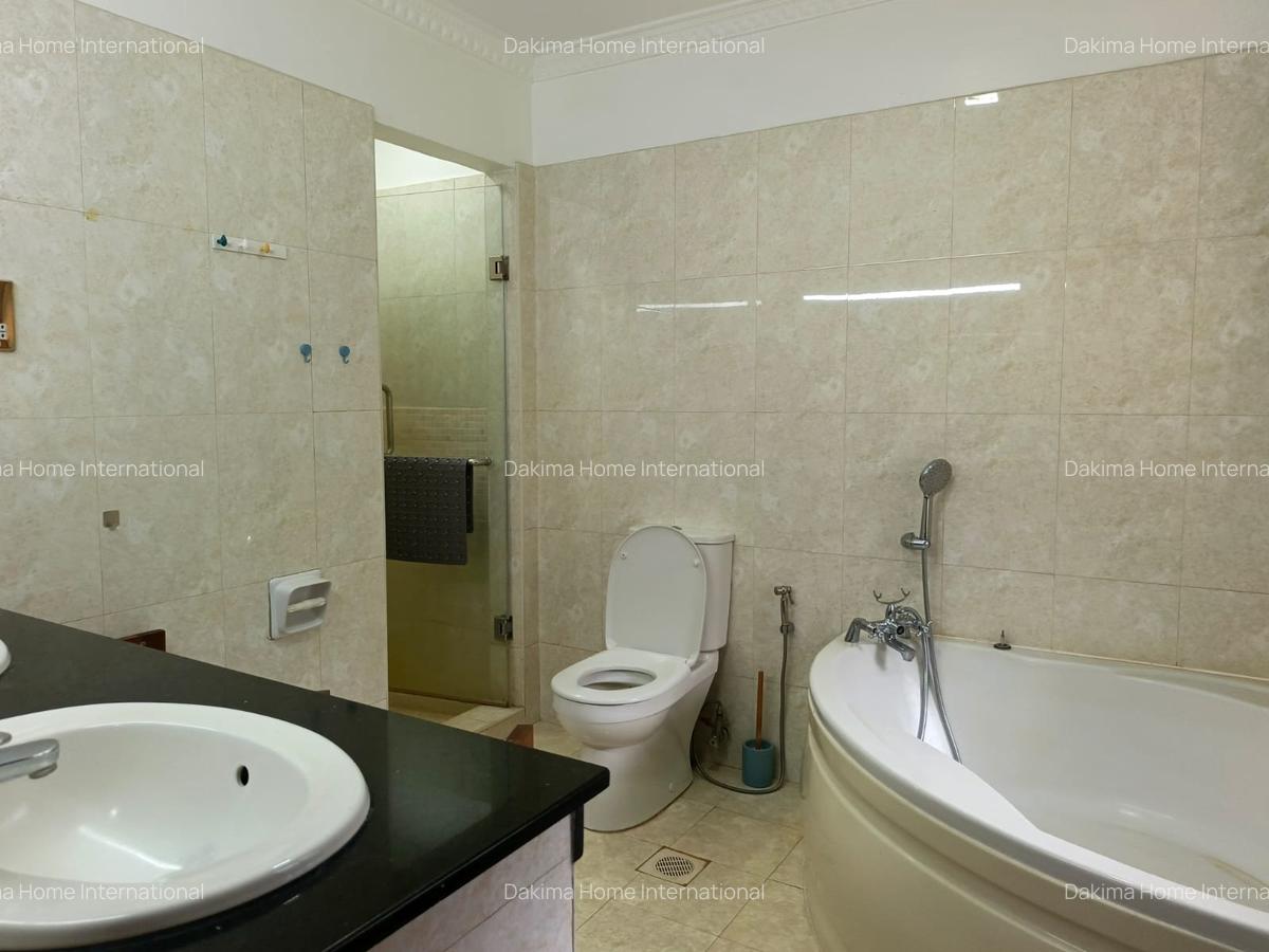 5 Bed Townhouse with En Suite in Runda - 13