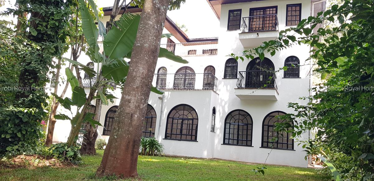 4 Bed Townhouse with En Suite at Riverside Drive - 2