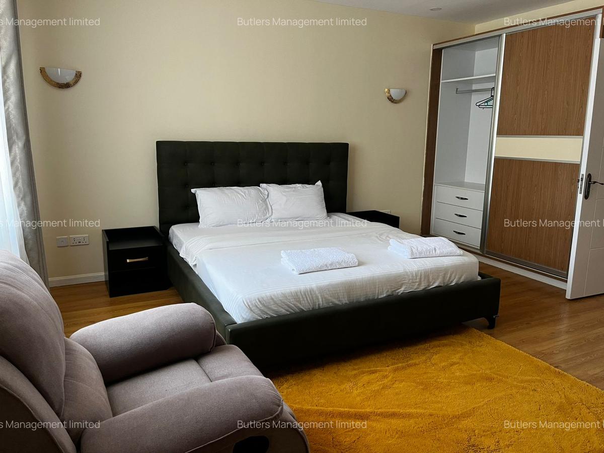 Serviced 3 Bed Apartment with En Suite in Brookside - 12