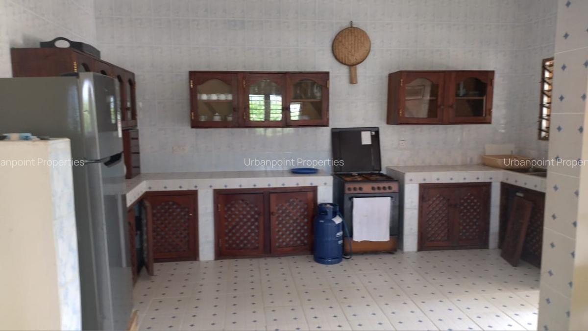 3 Bed House with En Suite in Watamu - 13