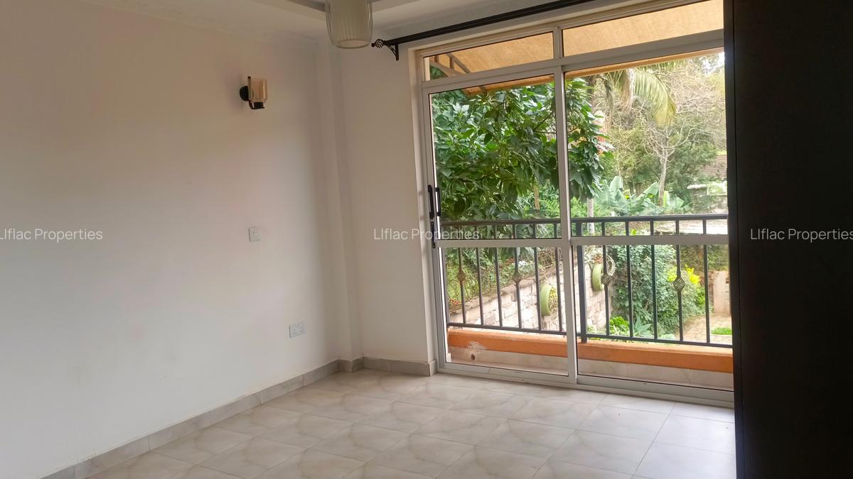 1 Bed House with En Suite in Nyari - 4