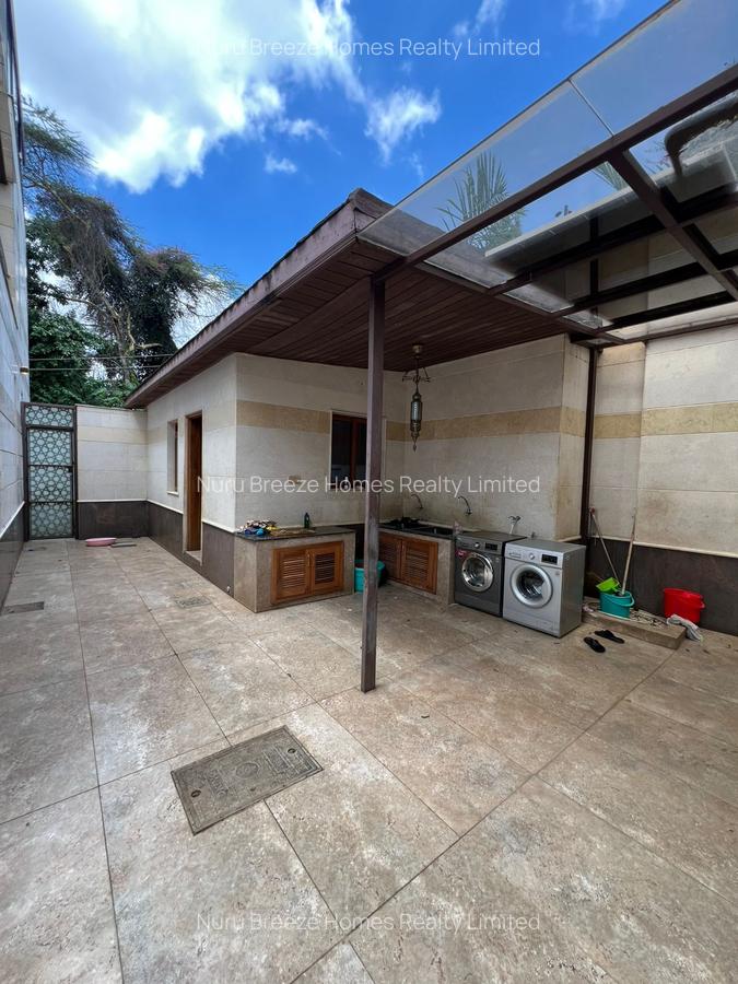 5 Bed Townhouse with En Suite in Lavington - 19