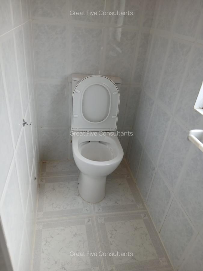 5 Bed Villa with En Suite in Gigiri - 12