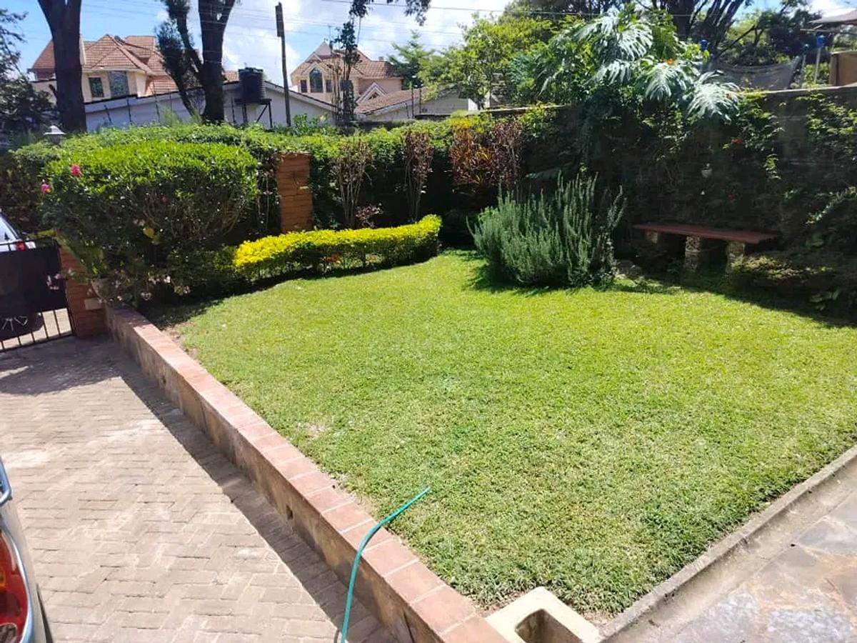 4 Bed Townhouse with En Suite at Lavington Green - 2