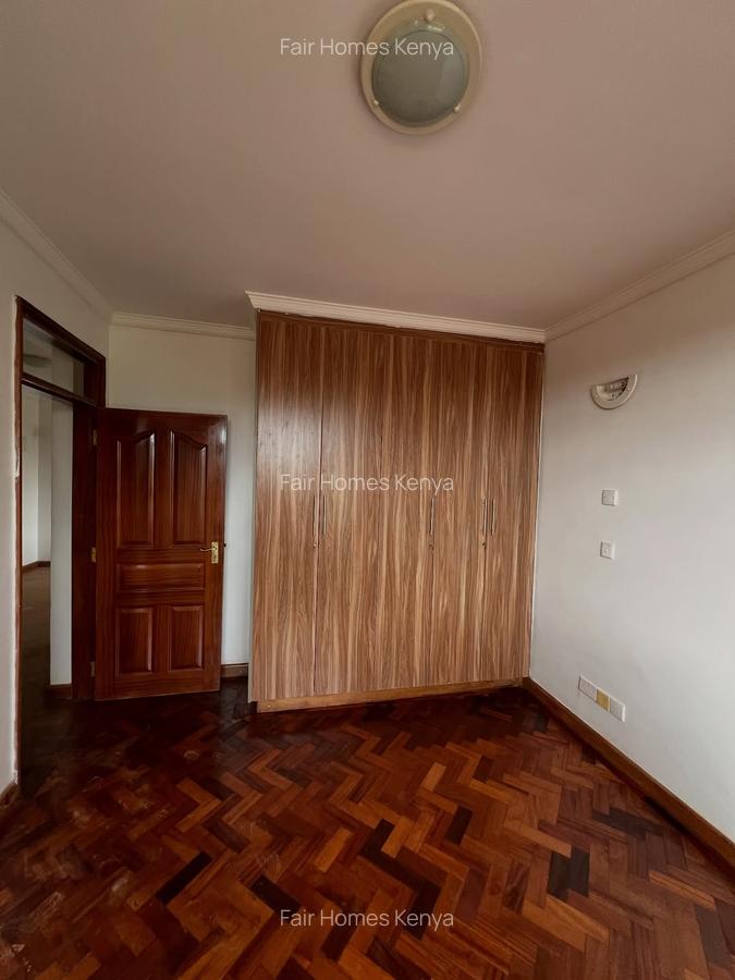 5 Bed Townhouse with En Suite at Kitisuru - 16