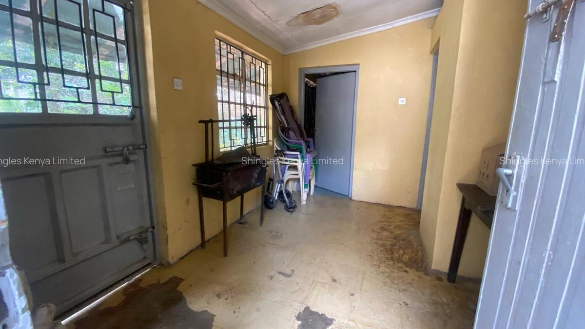 5 Bed Townhouse with En Suite at Oloitoktok Road - 7