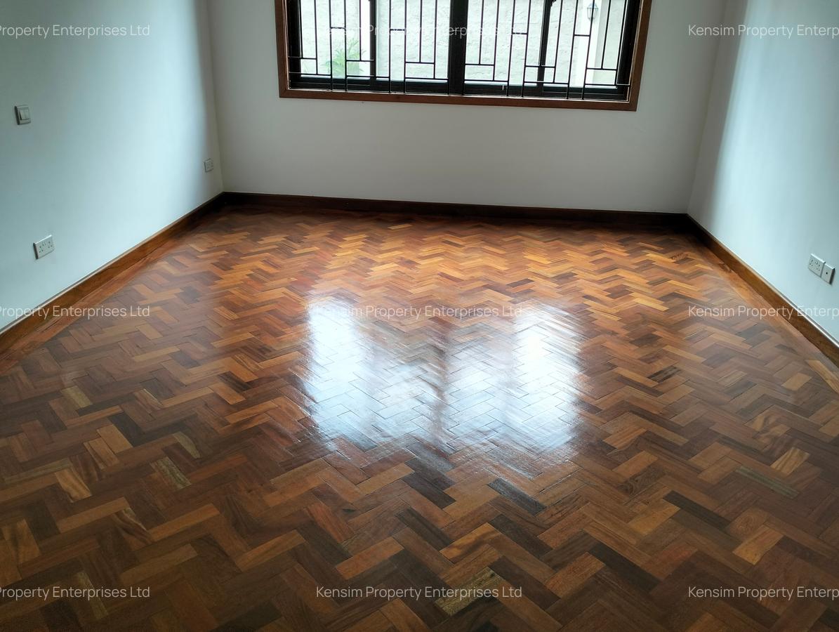 6 Bed Townhouse with En Suite in Lavington - 17