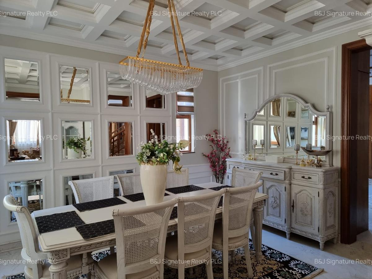 5 Bed Villa with En Suite in Lavington - 1