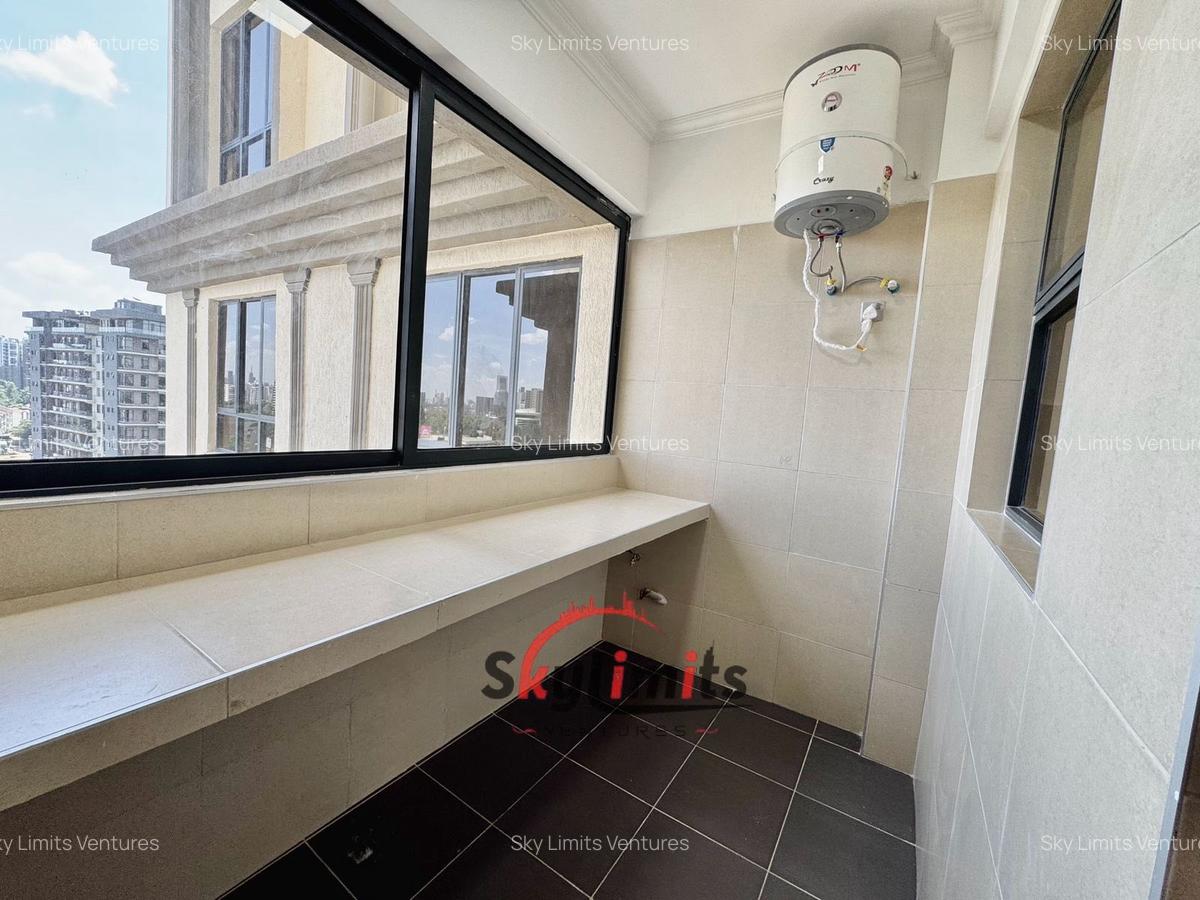 2 Bed Apartment with En Suite in Brookside - 6