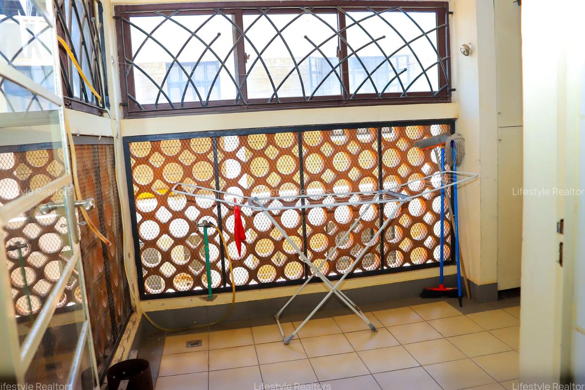 Furnished 3 Bed Apartment with En Suite at Rosewood Avenue - 18